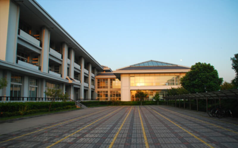 上海外国语大学校园风景