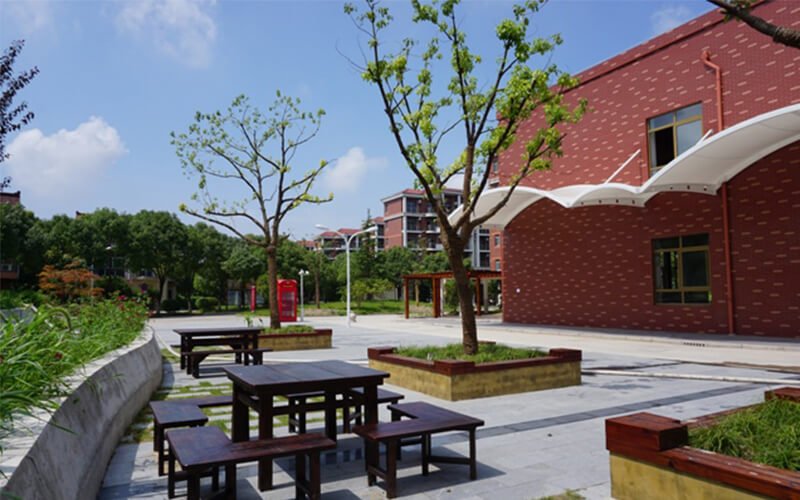 上海杉达学院校园风景
