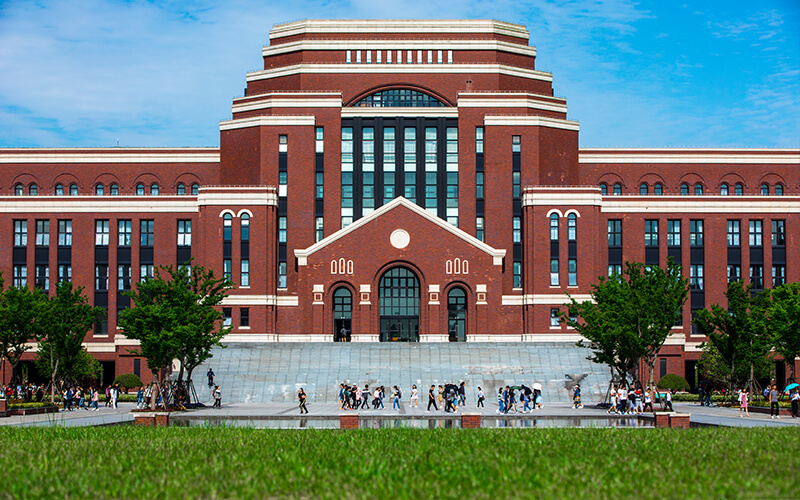 上海建桥学院校园风景