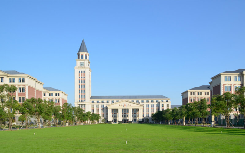 上海中侨职业技术大学校园风景