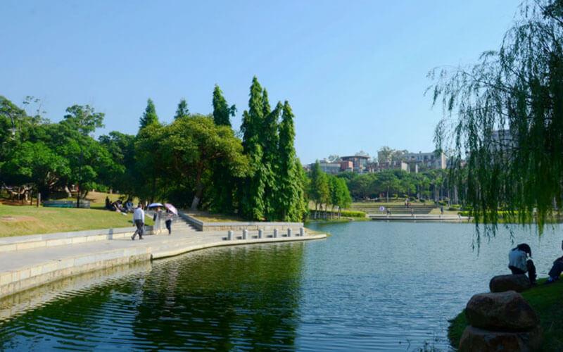 上海海事职业技术学院校园风景