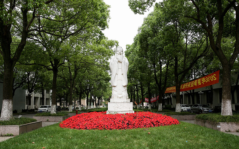 上海工商外国语职业学院校园风景