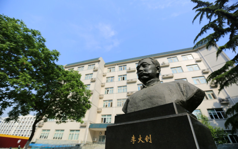 北京青年政治学院校园风景