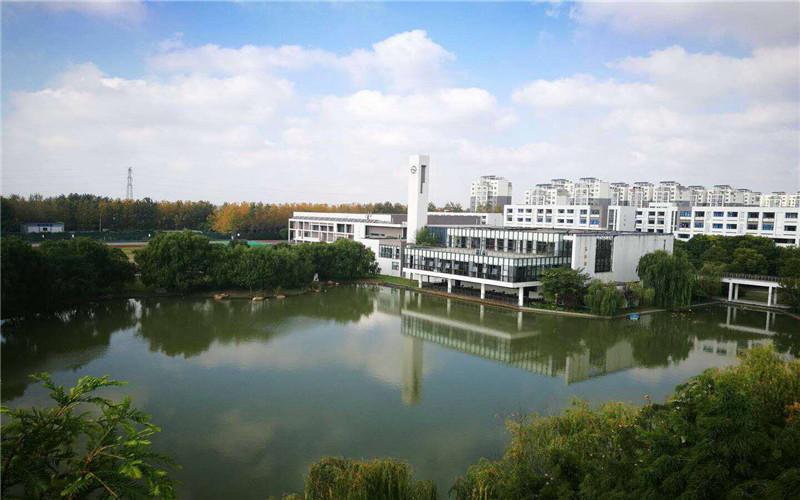 扬州中瑞酒店职业学院校园风景