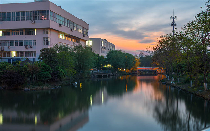 宁波财经学院校园风景