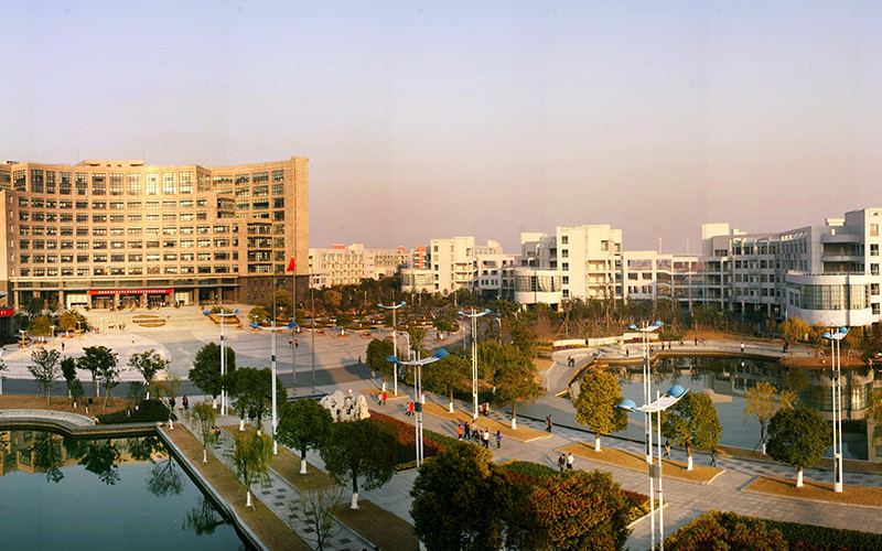 杭州师范大学钱江学院校园风景