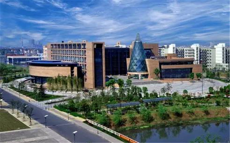 杭州万向职业技术学院校园风景